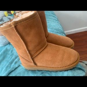 UGG BOOTS
